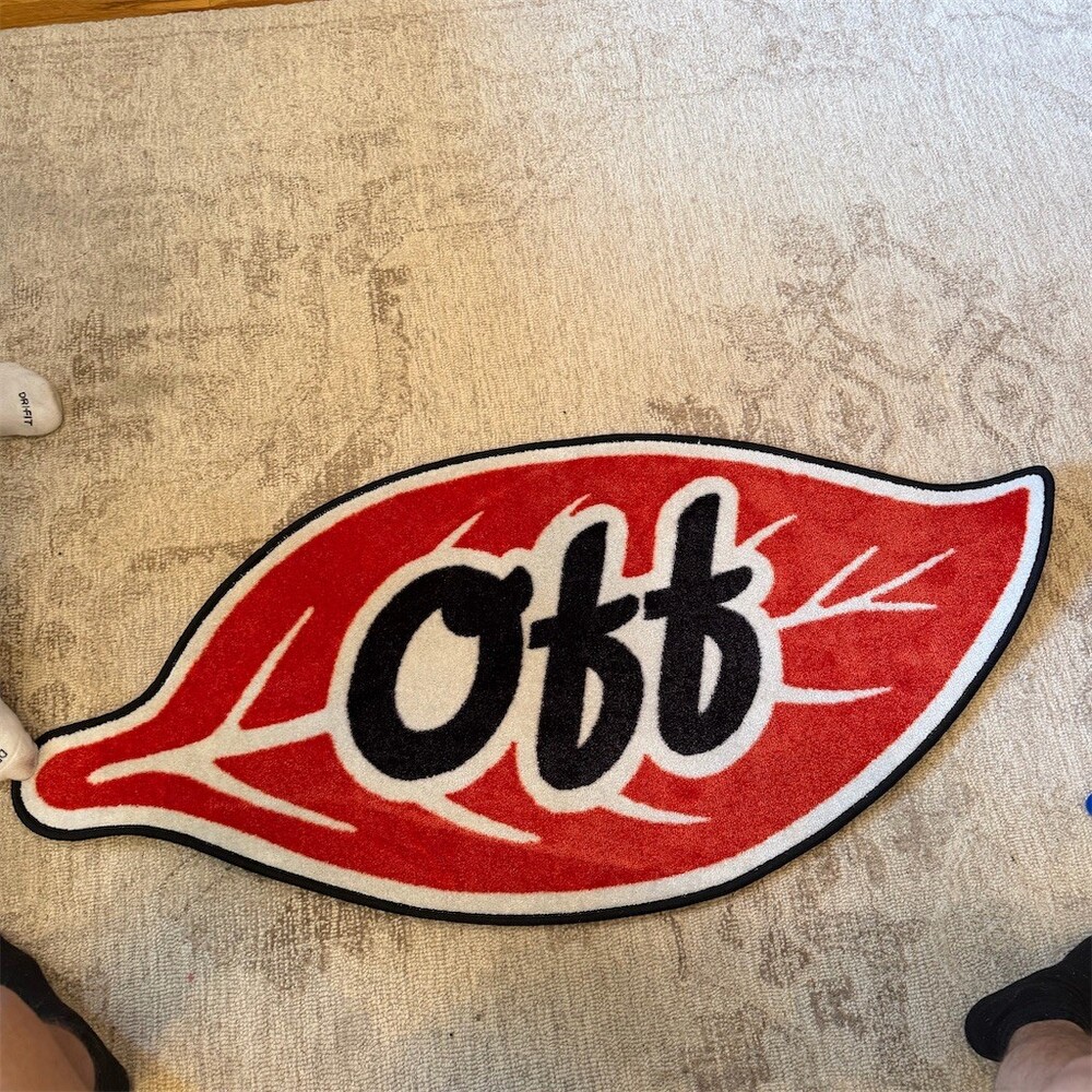 Off-White Leaf Graphic Tufted Area Rug Floor Mat Red Black White 16x24 in